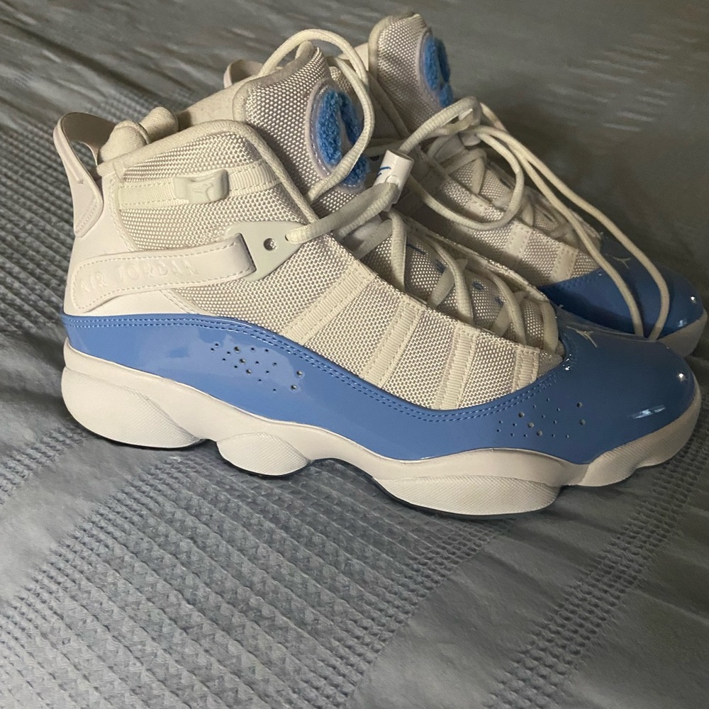 Mens Jordan Sneakers - Size 9.5